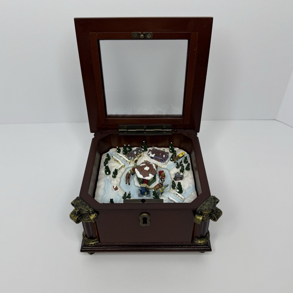 Mr. Christmas Gold Label Collection Music Box Sleigh Scene Tested Working No Key